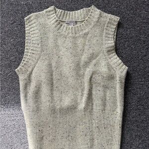 COS Textured Sleeveless Knit Sweater in Cream